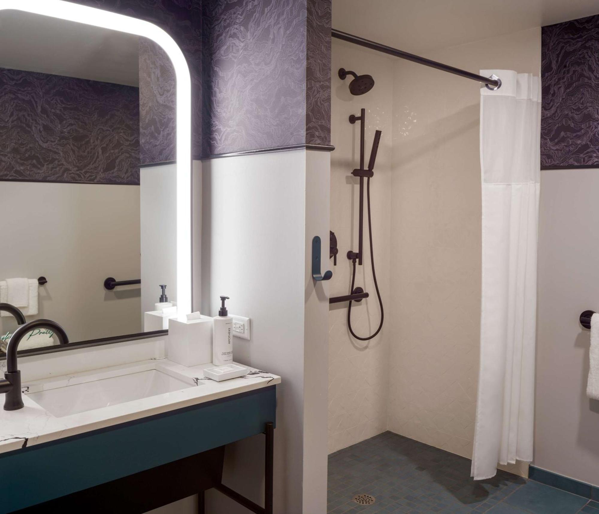 Caption By Hyatt Downtown Nashville/The Gulch Exterior photo